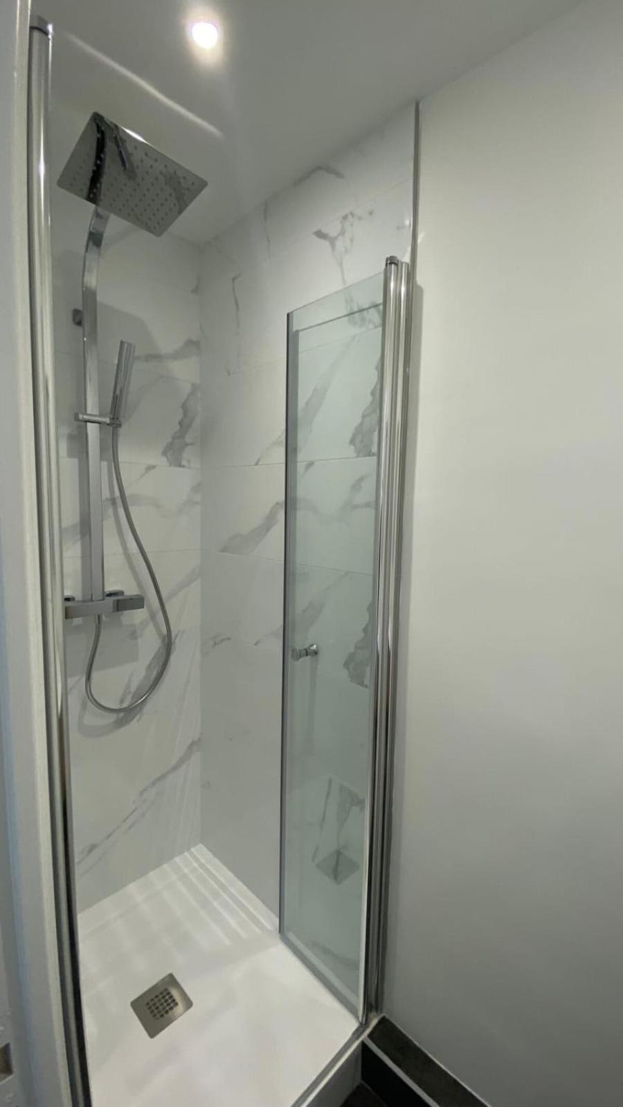 2-Bedroom Apartment For 4 People Near The Beach 梅利蒙 外观 照片
